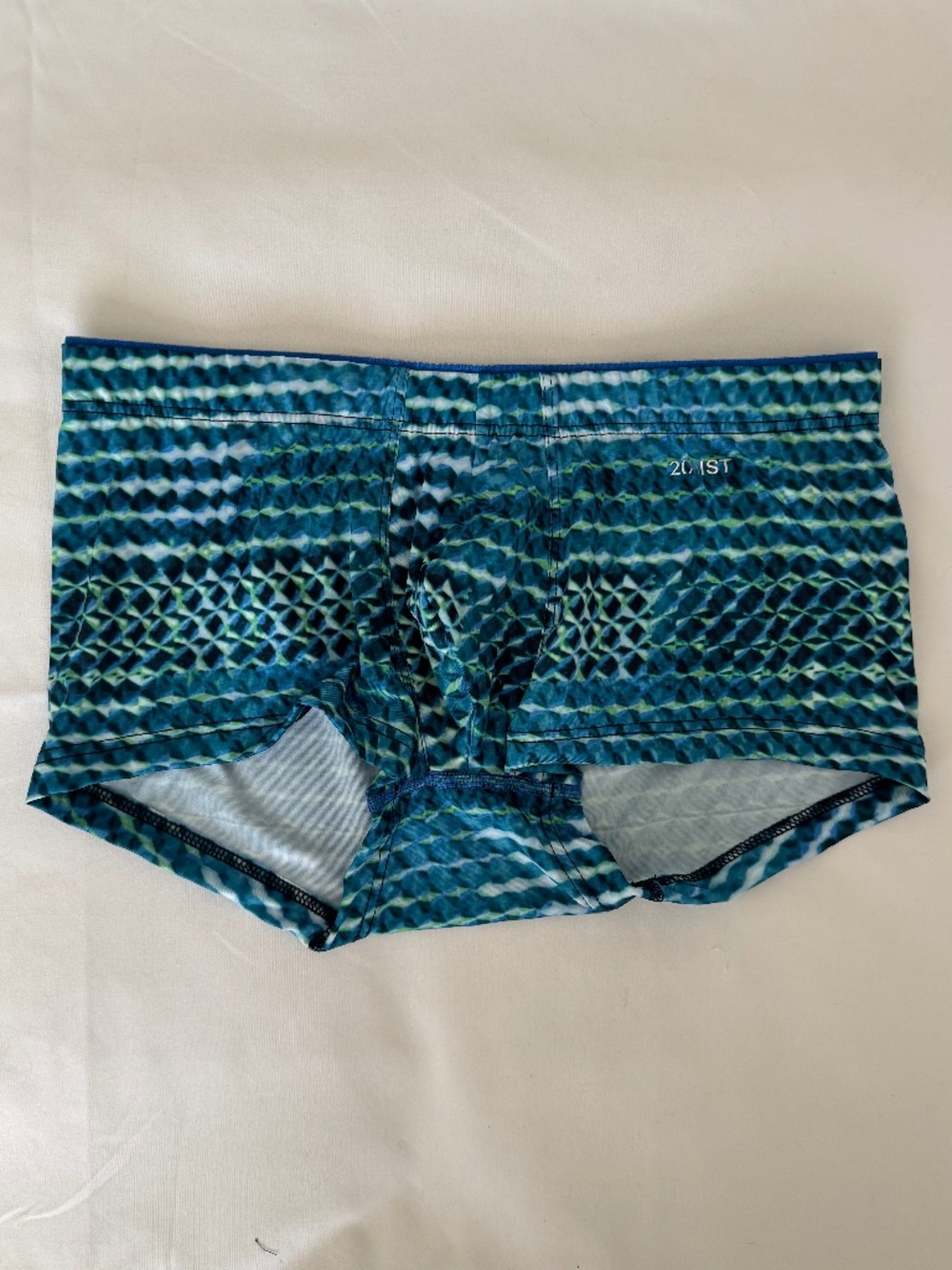 2(x)ist Sliq Micro Trunk - NWT - Size Small